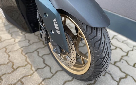 Gebrauchtmotorrad Yamaha XMAX 300 Tech MAX - Bild 4