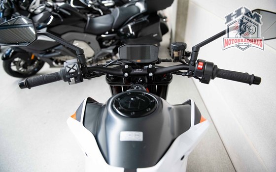 Gebrauchtmotorrad KTM 890 Duke R - Bild 8