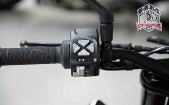 Gebrauchtmotorrad KTM 890 Duke R - Bild 9