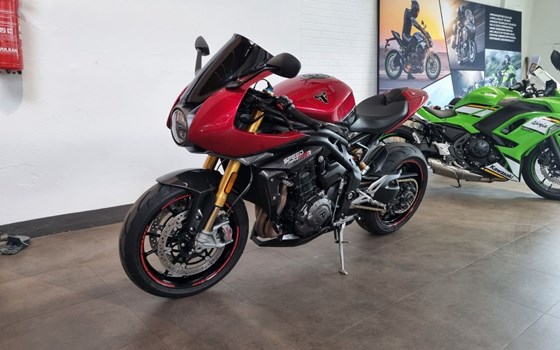 Gebrauchtmotorrad Triumph Speed Triple R - Bild 3