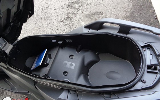 Gebrauchtmotorrad Yamaha XMAX 300 - Bild 6