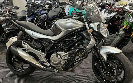 Gebrauchtmotorrad Suzuki SFV 650 Gladius - Bild 1