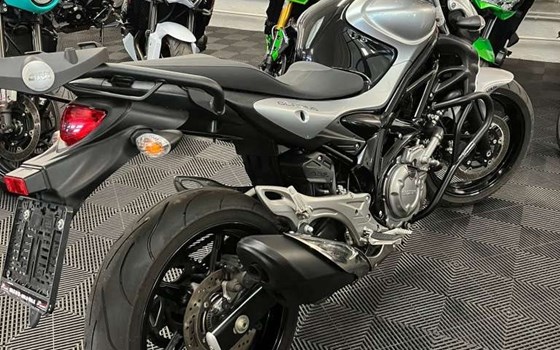 Gebrauchtmotorrad Suzuki SFV 650 Gladius - Bild 2