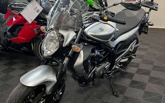 Gebrauchtmotorrad Suzuki SFV 650 Gladius - Bild 3