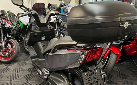 Gebrauchtmotorrad Kymco Grand Dink 300i - Bild 3