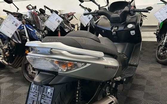Gebrauchtmotorrad Kymco Xciting 300i - Bild 2
