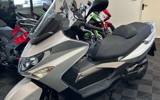 Gebrauchtmotorrad Kymco Xciting 300i - Bild 3