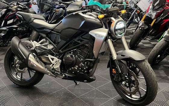 Gebrauchtmotorrad Honda CB300R - Bild 1