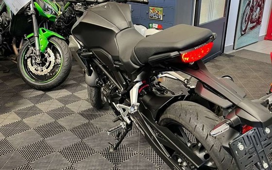 Gebrauchtmotorrad Honda CB300R - Bild 3