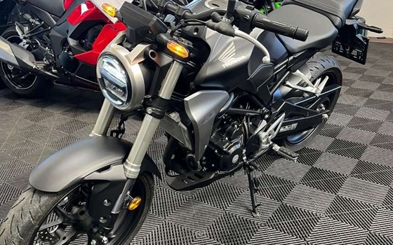 Gebrauchtmotorrad Honda CB300R - Bild 4