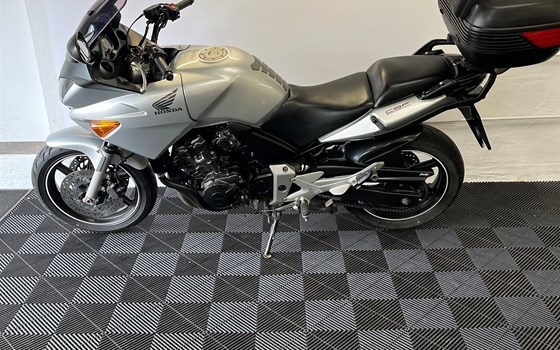 Gebrauchtmotorrad Honda CBF 600 S - Bild 4