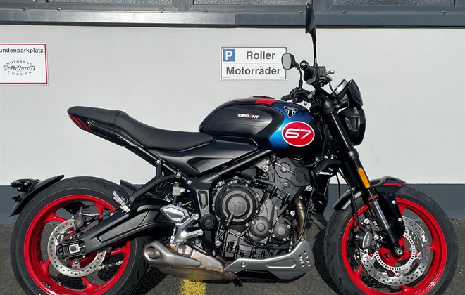 Triumph Trident 660 Triple Tribute