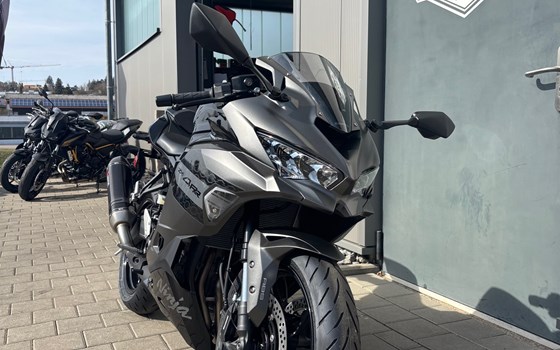 Neufahrzeug Kawasaki Ninja ZX-4RR - Bild 3