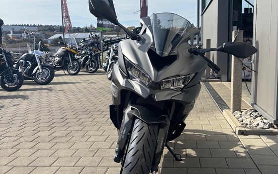 Neufahrzeug Kawasaki Ninja ZX-4RR - Bild 4