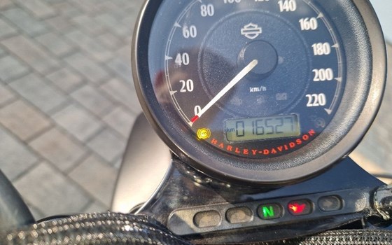 Gebrauchtmotorrad Harley-Davidson Sportster XL 883 N Iron - Bild 11