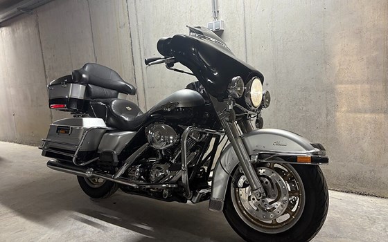 Gebrauchtmotorrad Harley-Davidson Electra Glide Classic FLHTC - Bild 5