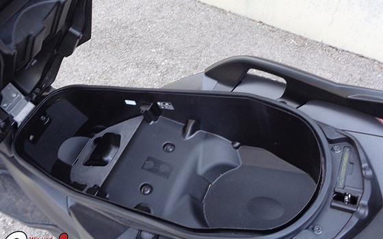 Gebrauchtmotorrad Yamaha XMAX 300 - Bild 3