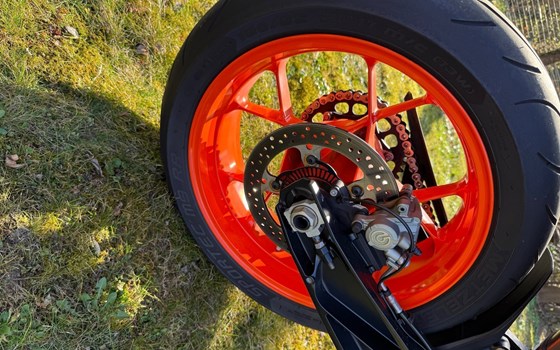 Gebrauchtmotorrad KTM 890 Duke R - Bild 3