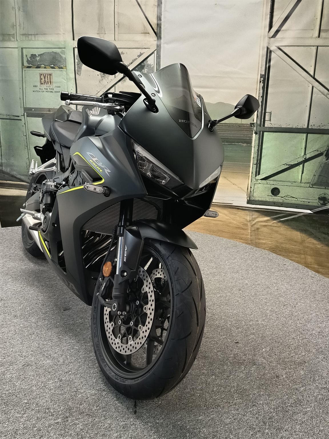 Honda CBR650R E-Clutch