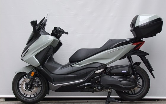 Gebrauchtmotorrad Honda Forza 350 - Bild 3