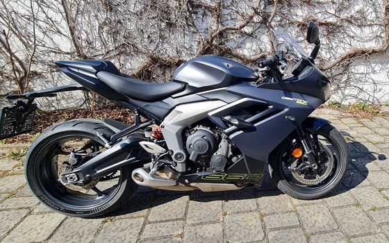 Gebrauchtmotorrad Triumph Daytona 660 - Bild 3