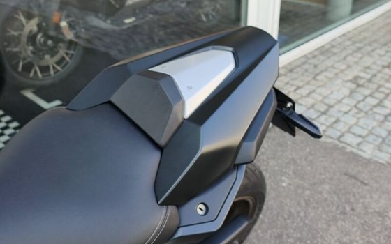 Gebrauchtmotorrad Honda CB650R - Bild 11