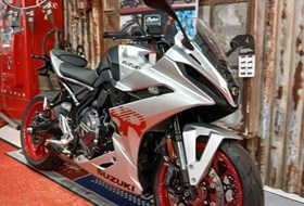 Suzuki GSX-8R