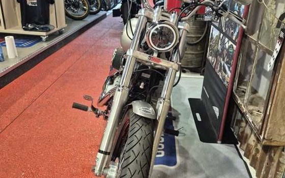 Gebrauchtmotorrad Harley-Davidson Dyna Street Bob FXDB - Bild 4