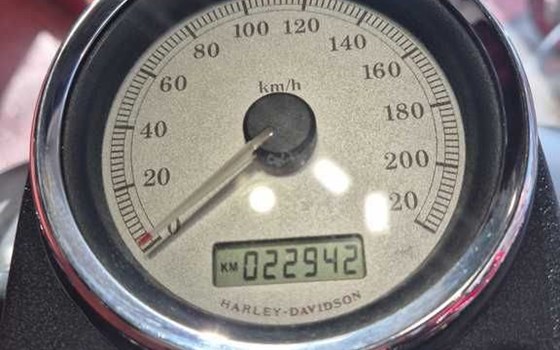 Gebrauchtmotorrad Harley-Davidson Dyna Street Bob FXDB - Bild 9