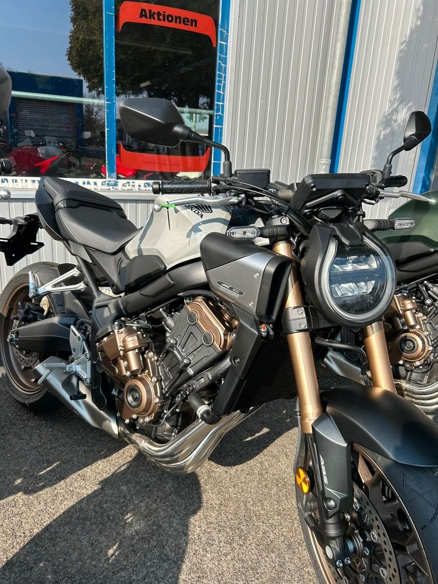 Honda CB650R E-Clutch