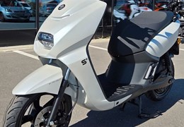 Neumotorrad Peugeot Kisbee SE