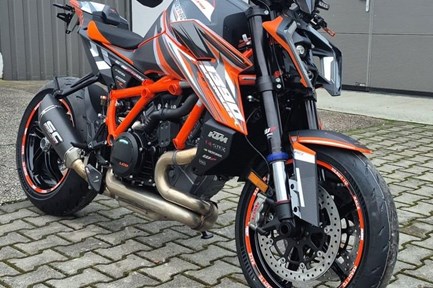 KTM 1390 Super Duke R EVO