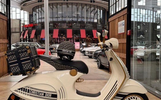 Neufahrzeug Vespa 946 Christian Dior - Bild 3