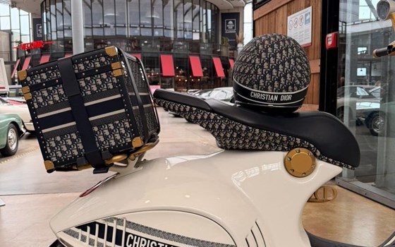 Neufahrzeug Vespa 946 Christian Dior - Bild 6