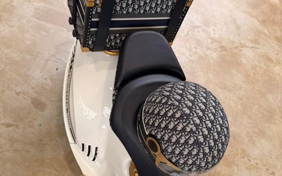 Neufahrzeug Vespa 946 Christian Dior - Bild 7