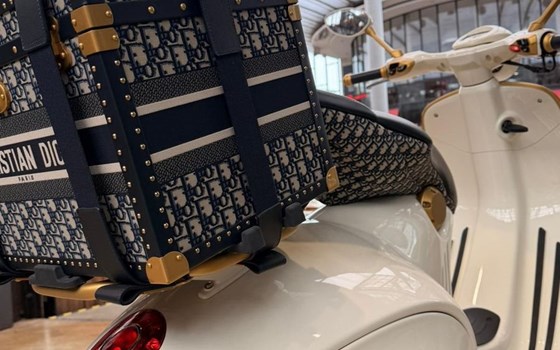 Neufahrzeug Vespa 946 Christian Dior - Bild 8