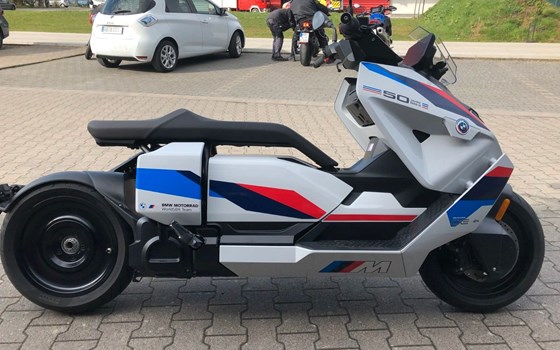 Gebrauchtmotorrad BMW CE 04 - Bild 10