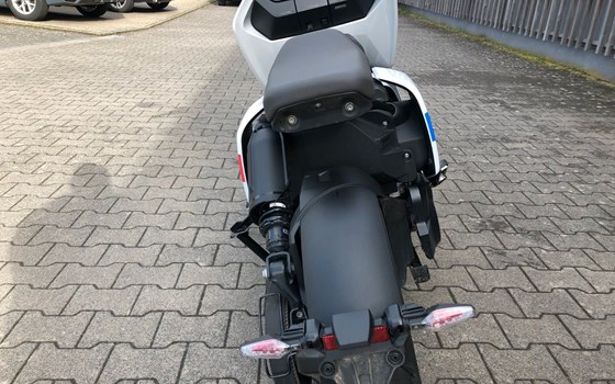 Gebrauchtmotorrad BMW CE 04 - Bild 15