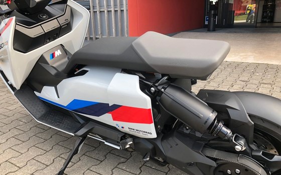 Gebrauchtmotorrad BMW CE 04 - Bild 3