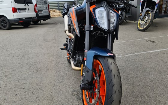 Gebrauchtmotorrad KTM 890 Duke R - Bild 3