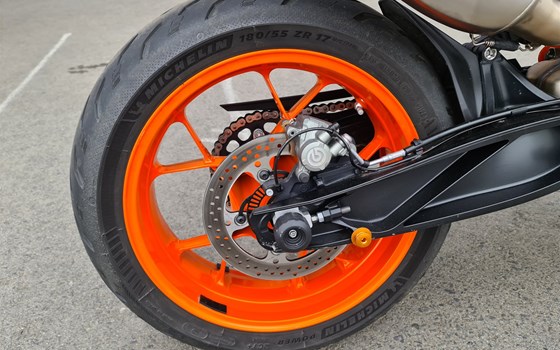 Gebrauchtmotorrad KTM 890 Duke R - Bild 6