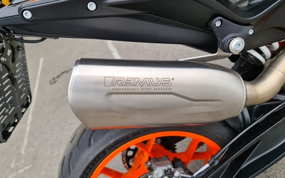 Gebrauchtmotorrad KTM 890 Duke R - Bild 7