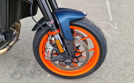 Gebrauchtmotorrad KTM 890 Duke R - Bild 9