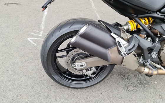 Gebrauchtmotorrad Ducati Monster 821 Dark - Bild 5