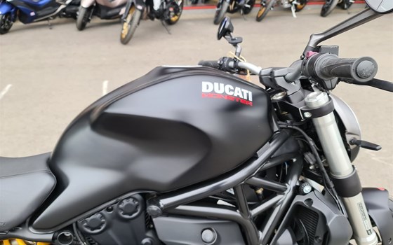 Gebrauchtmotorrad Ducati Monster 821 Dark - Bild 7