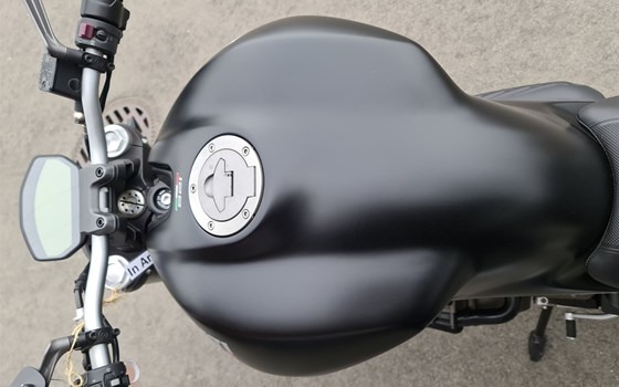 Gebrauchtmotorrad Ducati Monster 821 Dark - Bild 9