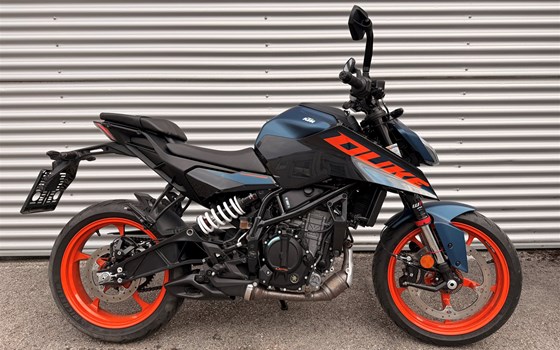 Gebrauchtmotorrad KTM 125 Duke - Bild 1