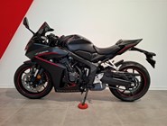 Honda CB650R E-Clutch