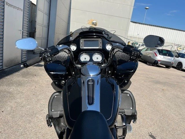 Harley-Davidson Touring Road Glide Special FLTRXS (Vivid Black) - Bild 11