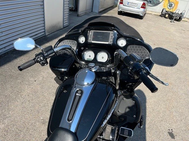 Harley-Davidson Touring Road Glide Special FLTRXS (Vivid Black) - Bild 5